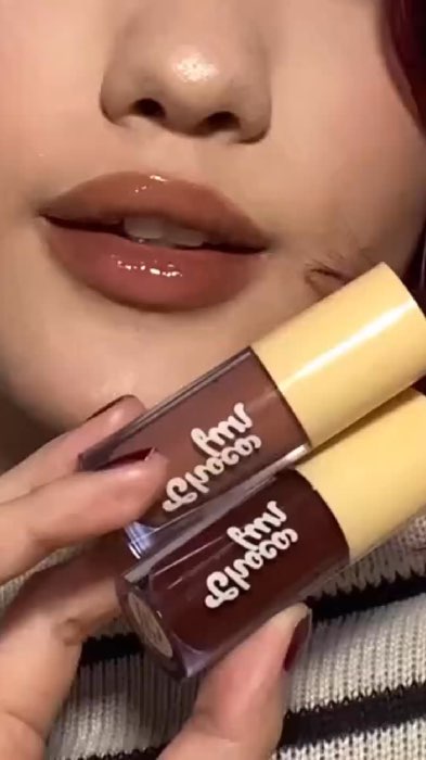 Brilho que encanta! 💖 Fenzza Choco Fun Gloss – 8 cores incríveis. Destaque: Ganache Au Lait, o mais vendido! #fenzza #Fun  #gloss  #ganache  #aulait