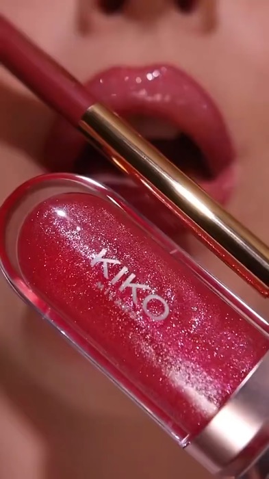 Gloss ultra brilhante que realça seus lábios com efeito espelhado incrível! ✨💄 Garanta o seu na Shopee! #GlossLabial #MakeUp #BrilhoIntenso #Beleza