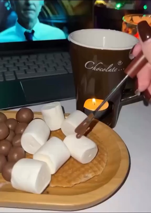 Caneca fondue de chocolate 150ml cerâmica! Corre que tá acabando 🔥#fondue #chocolate #caneca #compraonline #achadinhossho #cor #achei #barato #doce #