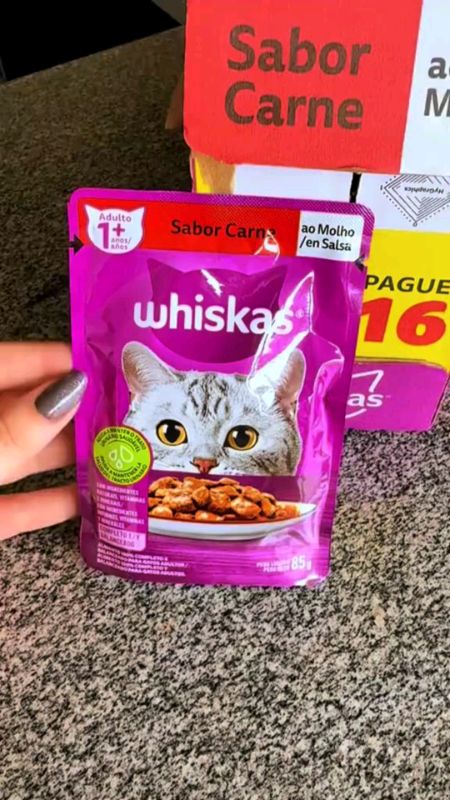 caixa de sachê Whiskas para gato. #gato#