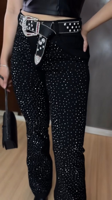 Calça Flare com Strass Brilho ✨ #calça #calçajeans #calçaflare #rodeio #sertanejo #lookshow #moda
