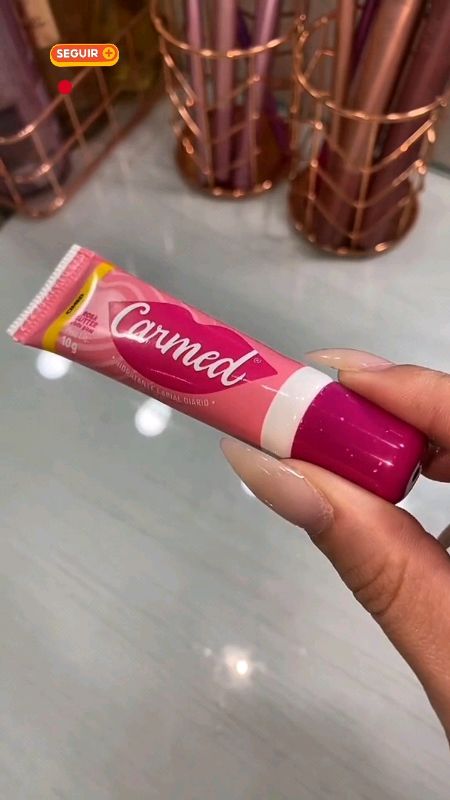 Hidratante Labial Aproveita coloque no carrinho para não perder #videoviral #ShopeeVideo #foryou #shopee #algoritmo #batom