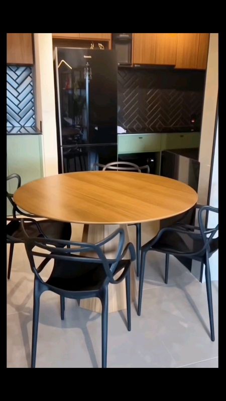 Mesa de jantar cone redonda #mesa #jantar #mesadejantar #mesacone #sala #SalaDeJantar #decor #decoracao