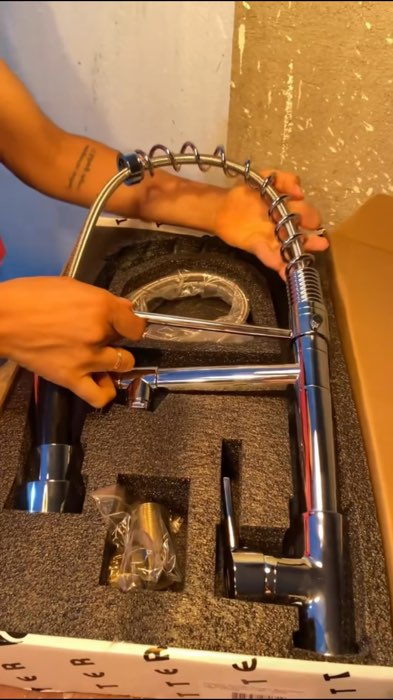 🤩🤩Torneira De Cozinha Gourmet Alça Única Com Extensor De Spray Tubo De Água Flexível Superior Para Ajuste#torneira #pia #cozinha #acheinashopee