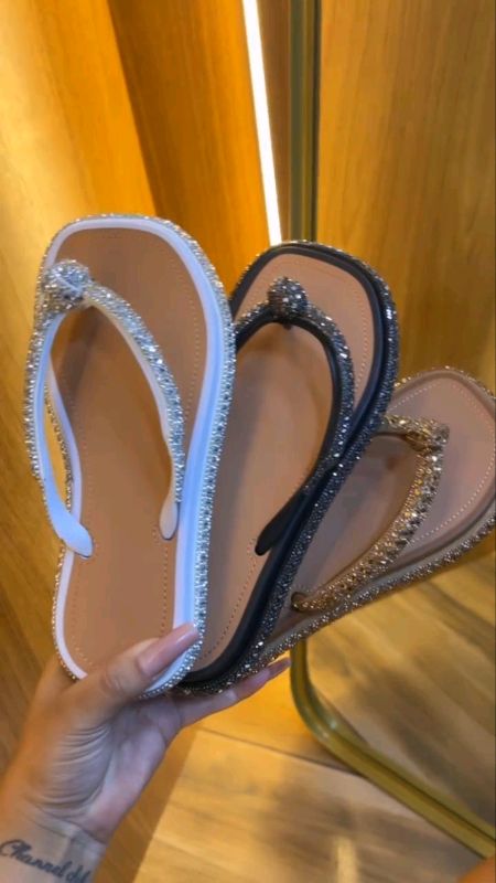#Chinelo #sandalia #rasteira  strass flat #papaete #lançamento feminino ✨️💫#shopee #modafeminina #blackfriday