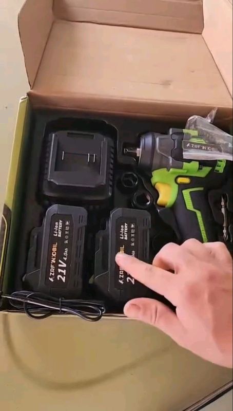 Parafusadeira de impacto 🔩⚡ Mais força e rapidez para trabalhos pesados. Ideal para obra e manutenção!#Impacto #Parafusadeira #ferramentaprofissional