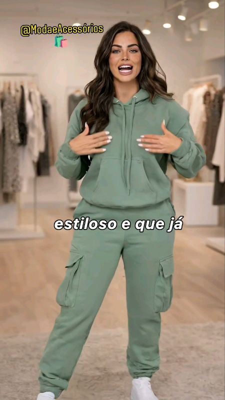 Conjunto moletom com capuz + calça cargo ajustada #ConjuntoFeminino #Moletomcomcapuz #CalçaCargo #Moda2026 #LookCasual #Tendência #Moletom #estilo